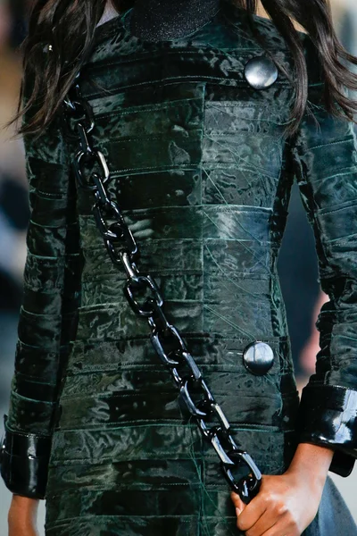 Look 35